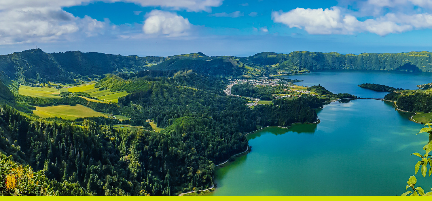 Vista sobre as lagoas das Sete Cidades.